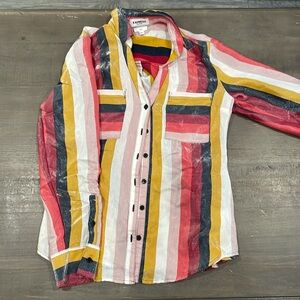 Express brand long sleeve women’s blouse in a size XS slim. 75% rayon, 25% nylon